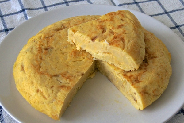 Tortilla de patatas y cebolla