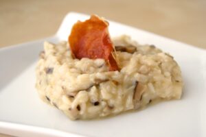 Risotto de setas y crujiente de jamón