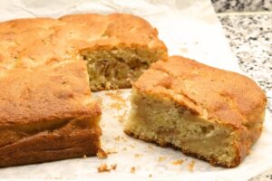 Bizcocho de manzana y nueces, esponjoso y casero