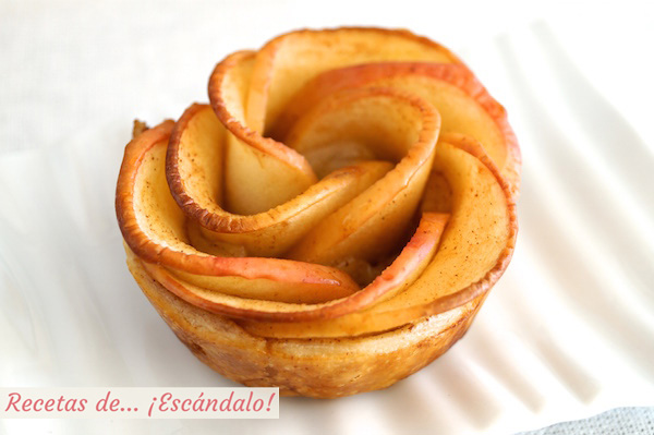 Deliciosa rosa de manzana y hojaldre