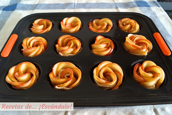 Molde Le Creuset para preparar rosas de manzana y hojaldre