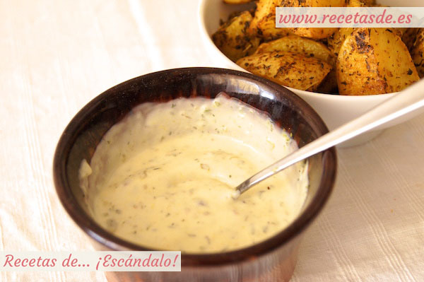 Receta de salsa deluxe casera para las patatas