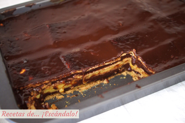 Tarta de la abuela de chocolate, galletas y natillas