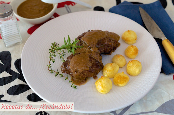 Receta de carrilladas o carrilleras de cerdo al vino tinto ocn patatas duquesa