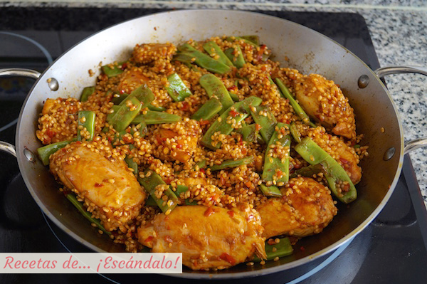 Sofrito, pollo y judias verdes para el arroz con pollo