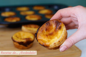 Pastéis de Belém (pasteles de Belém) o pasteis de nata. Postre portugués