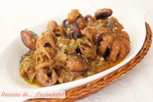 Pulpitos encebollados con salsa