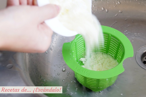 Colando el queso fresco