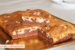 Cómo hacer brownie de chocolate negro y blanco con nueces