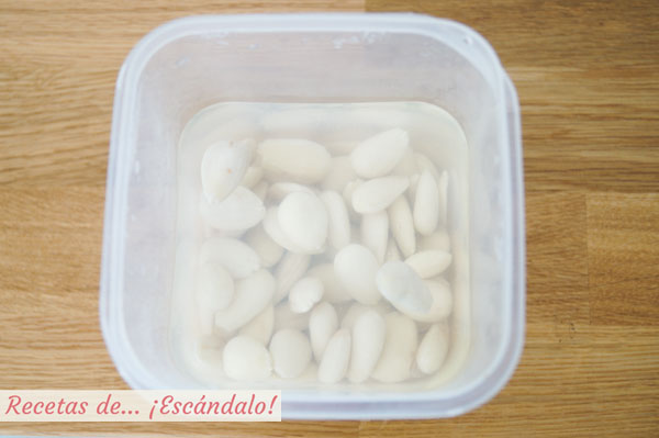 Almendras en remojo