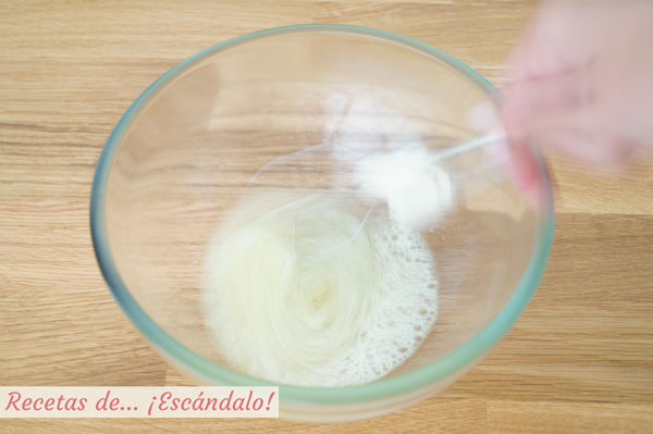 Claras de huevo para merengue