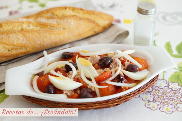 Ensalada murciana de tomate, tambien llamada moje o mojete