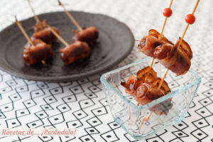 Dátiles con bacon al horno. Receta de aperitivo