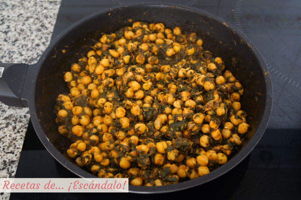 Garbanzos con espinacas