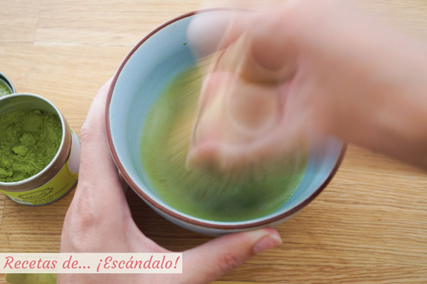 Diluir te matcha con Chasen