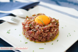 Steak tartar de carne, la receta con el mejor aliño que hayas probado
