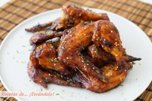 Alitas de pollo al horno con miel y salsa de soja. Receta muy fácil