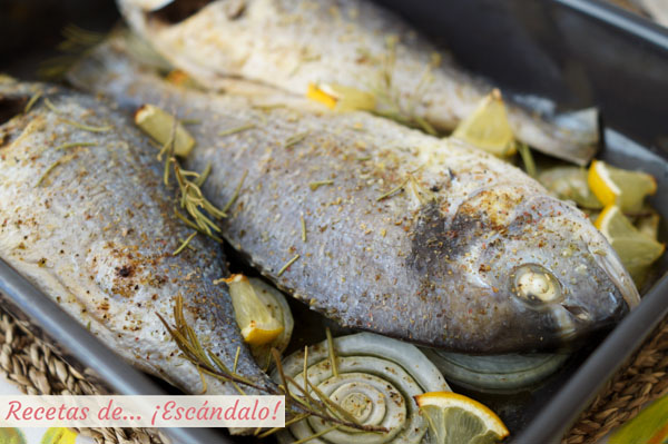 Como hacer dorada al horno con cebolla, un pescado delicioso