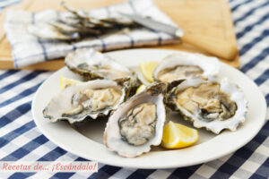 Aprende cómo abrir ostras y cómo comerlas