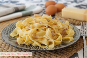 Tagliatelle a la carbonara, la receta tradicional italiana sin nata