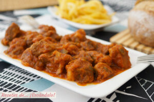 Magro con tomate. Receta de tapa o aperitivo tradicional