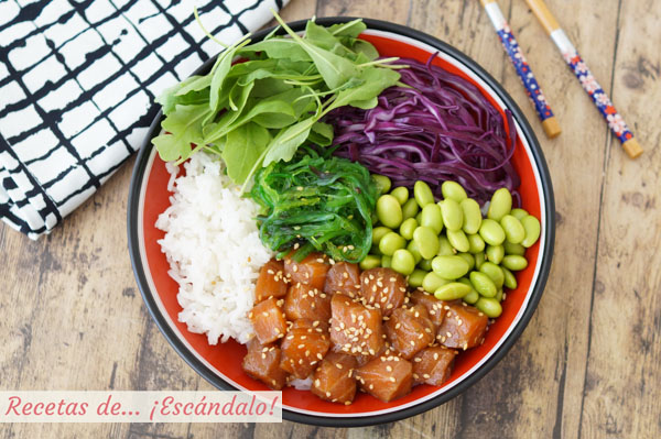 Aprende a preparar poke bowl de salmon, la ensalada hawaiana saludable y rica