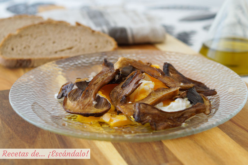 Boletus edulis a la plancha con huevo poche. Receta de setas
