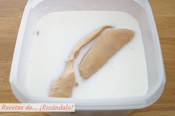 Foie gras sumergido en leche