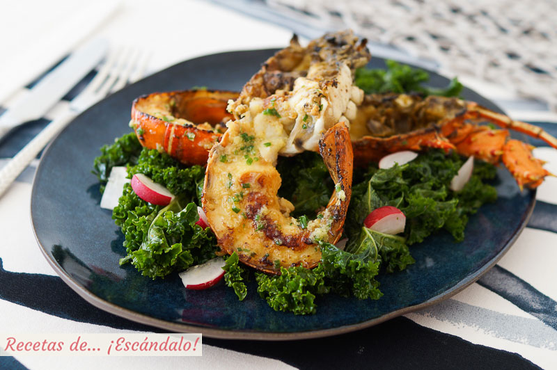 Langosta a la plancha con jengibre y cebollino y ensalada de kale