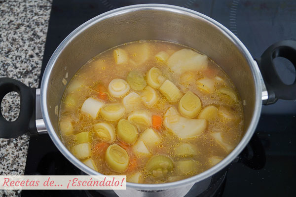 Porrusalda de puerros tradicional