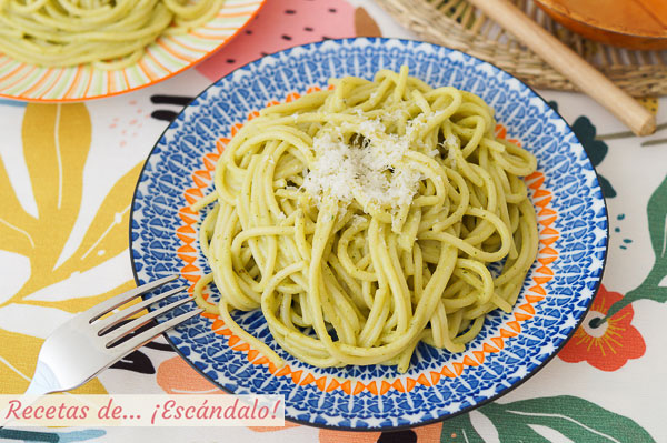 Como hacer espagueti verde con chiles poblanos, muy facil y rica