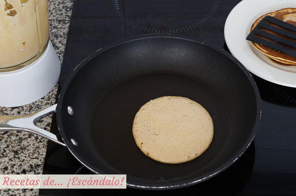 Receta de panqueques o pancakes de avena y banana
