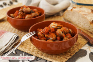 Caracoles en salsa (picante o no) con jamón y chorizo