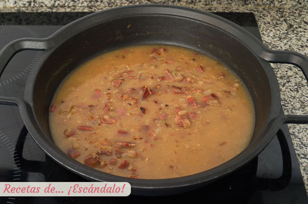 Sofrito y salsa para cardo a la navarra