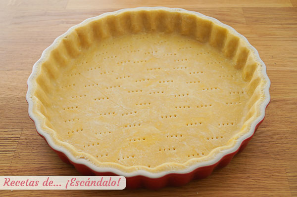 Molde rizado con masa quebrada