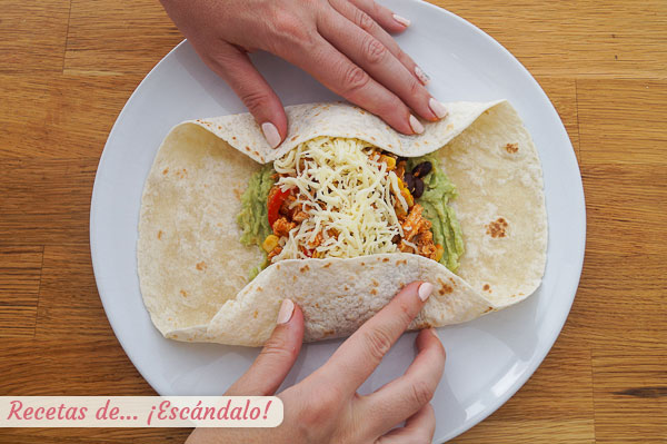 Como doblar un burrito de pollo