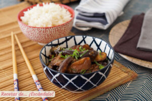 Setas shiitake salteadas con salsa de soja y cebolleta, ¡quedan increíbles!