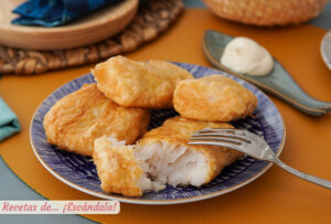 Cómo hacer merluza a la romana rebozada y que quede súper jugosa