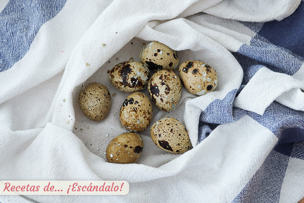 Como pelar huevos de codorniz