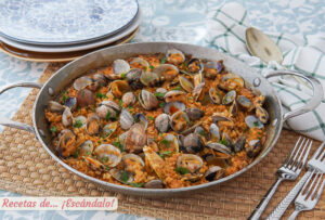 Arroz con almejas y caldo casero, muy sabroso y sencillo