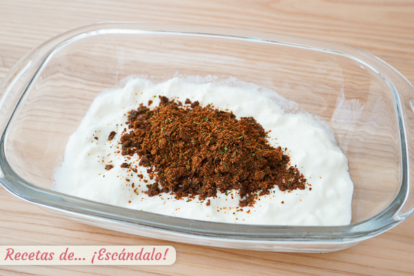 Especias y yogur marinada pollo tandoori casero