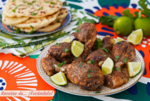 Receta de pollo tandoori especiado al horno con pan naan casero