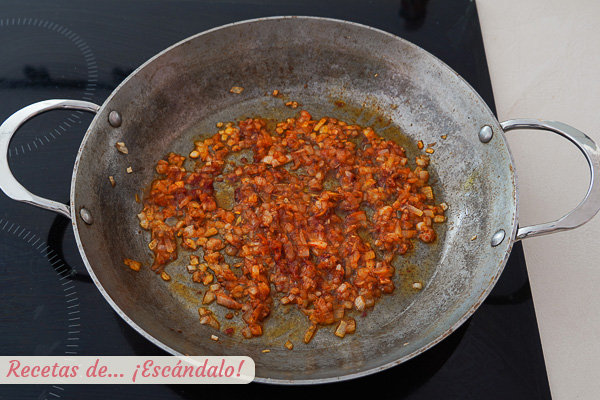 Sofrito de ajos y cebolla con nora