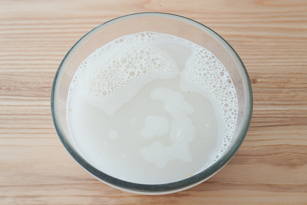 Copos de avena remojados para bebida vegetal