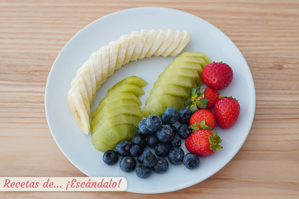 Fruta acompanamiento bolw acai