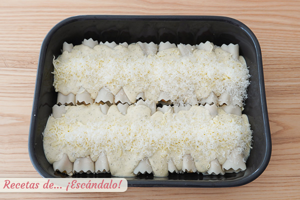 Canelones de marisco con bechamel y queso parmesano