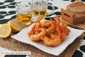 Gambas a la gabardina, la tapa típica de gambas rebozadas