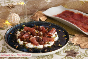 Queso burrata con uvas salteadas y lomo de bellota 100% ibérico